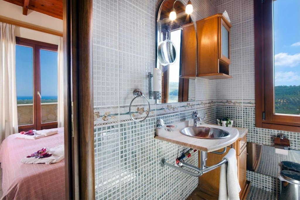 Villa Katerina With Eco Heated Pool Spilia  Экстерьер фото